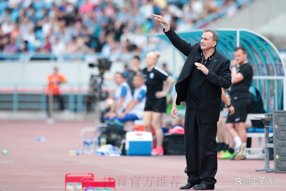 阿斯:皇马可能让索拉里或劳尔带队参加世俱杯 阿斯:皇马可能让索拉里或劳尔带队参加世俱杯